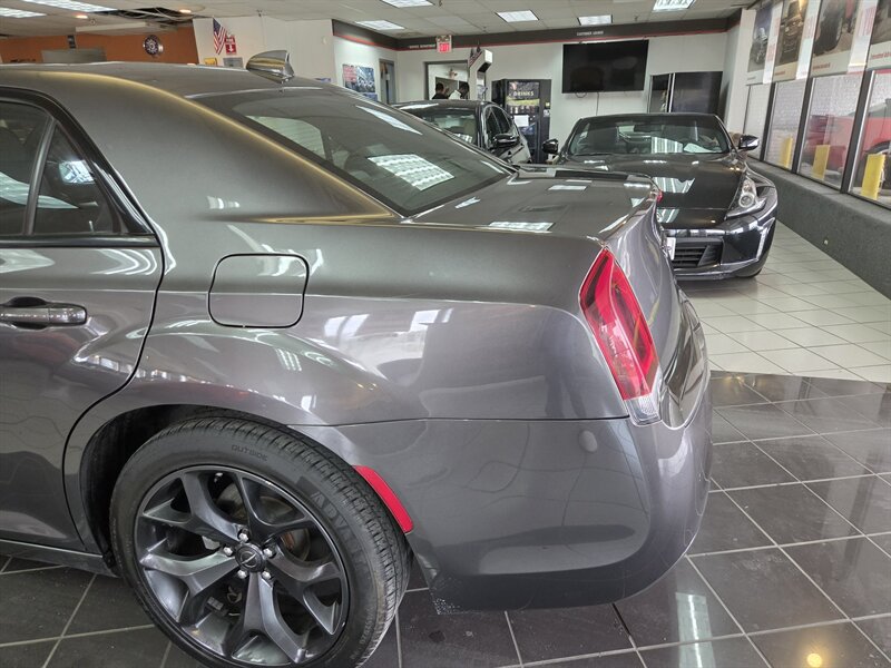 Used 2023 Chrysler 300 S RWD image 43