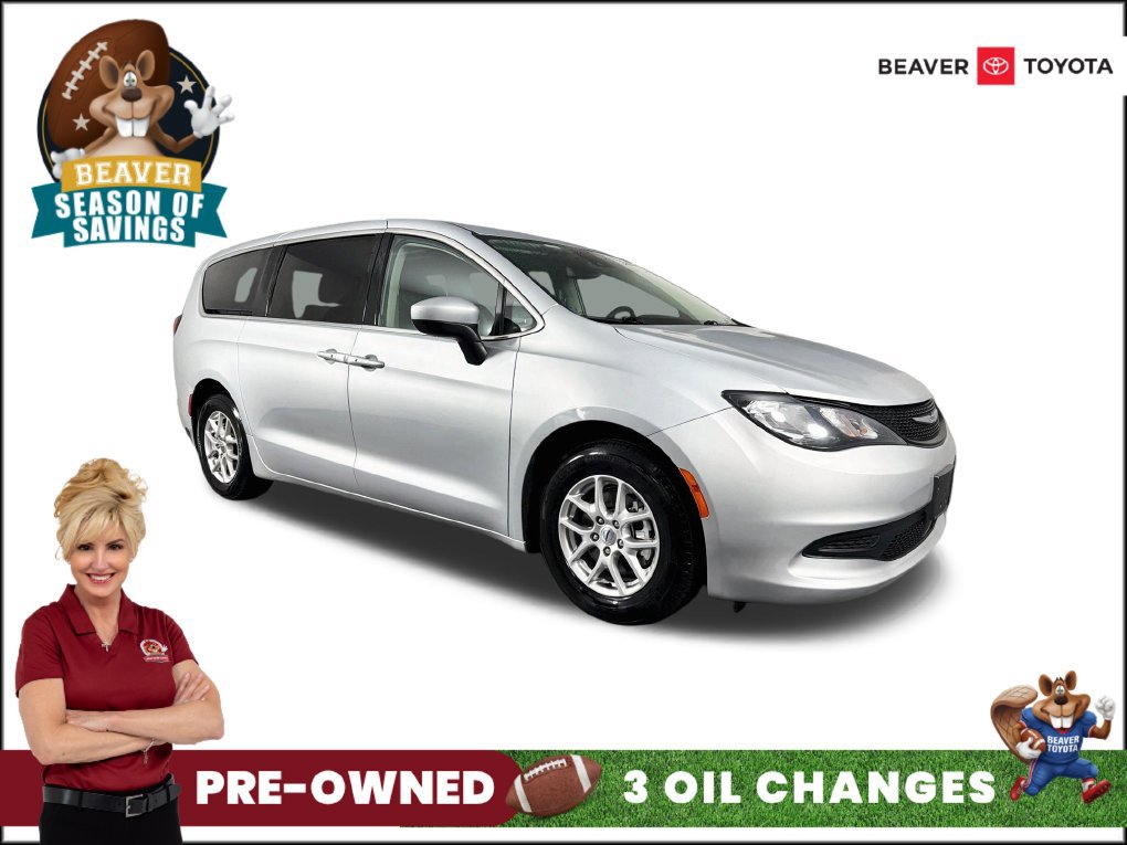 Used 2023 Chrysler Voyager LX FWD image 1