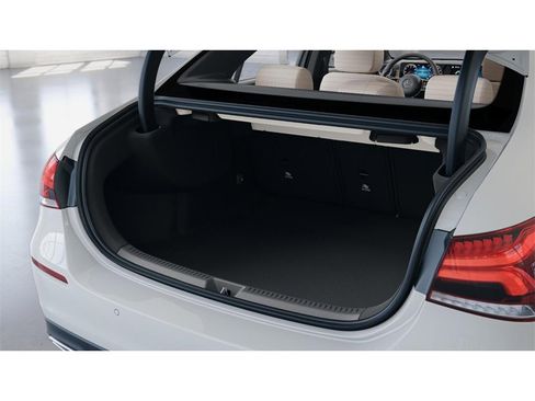 Used 2022 Mercedes-Benz A 220 4MATIC image 7