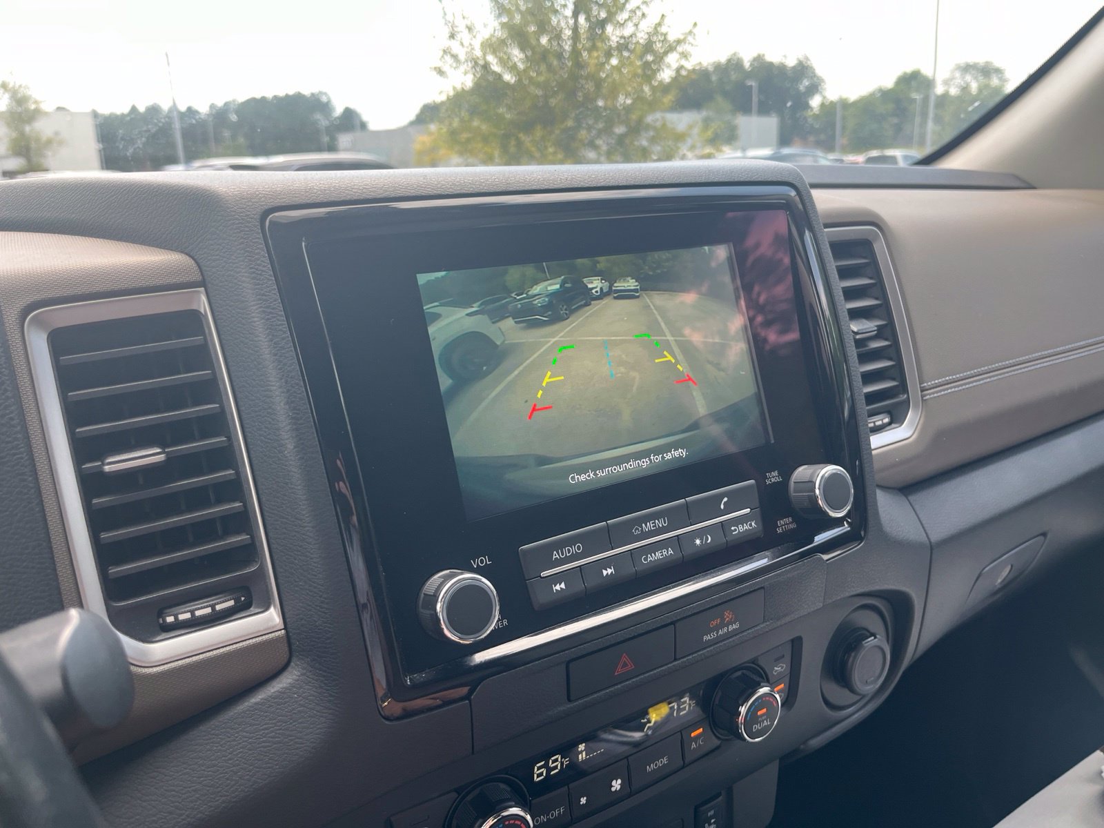 Used 2023 Nissan Frontier SV w/ Technology Package RWD image 21