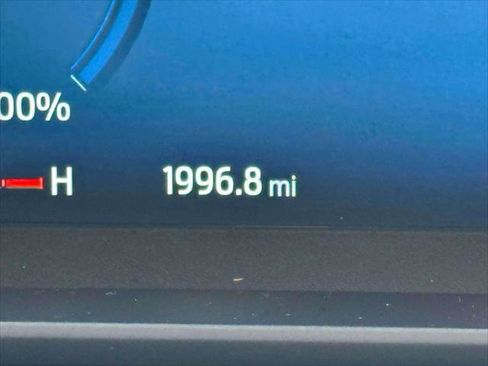 Used 2025 Ford Escape SE w/ PHEV Premium Package image 26