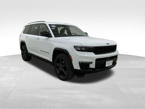 Used 2023 Jeep Grand Cherokee L Limited w/ Black Appearance Package image 5