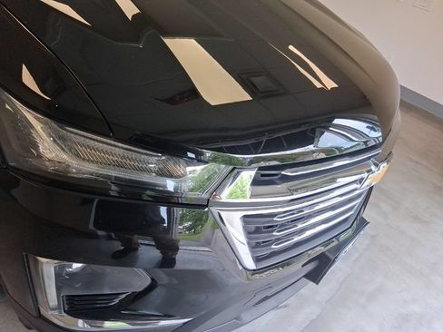 Used 2023 Chevrolet Traverse LT w/ LT Premium Package AWD/4WD image 6