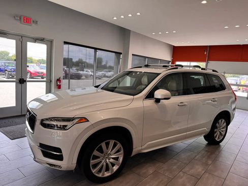 Used 2016 Volvo XC90 T6 Momentum w/ Momentum Plus Package AWD/4WD image 9