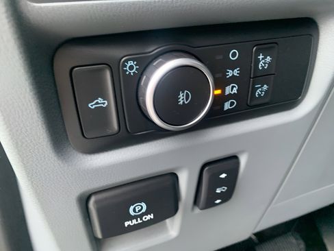 Used 2022 Ford F150 XLT w/ Equipment Group 302A High image 15