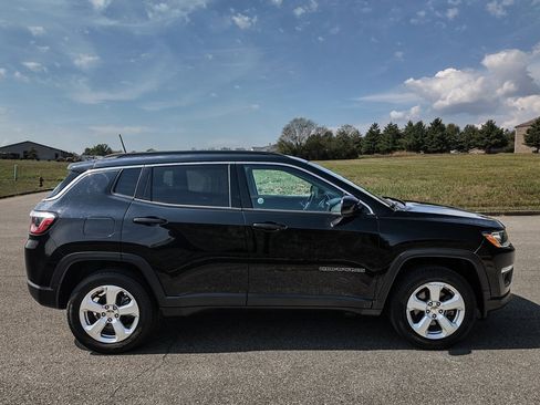 Used 2019 Jeep Compass Latitude w/ Cold Weather Group image 41
