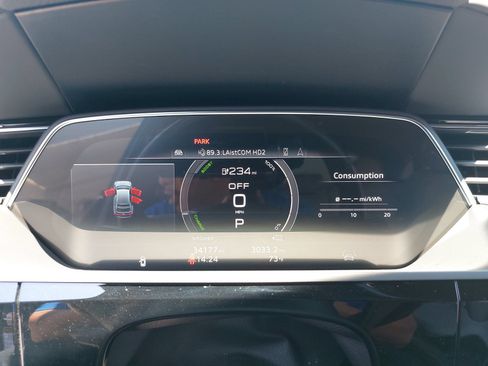 Used 2024 Audi Q8 e-tron Prestige w/ Prestige Package AWD/4WD image 20