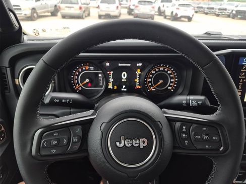 New 2026 Jeep Gladiator Sport AWD/4WD image 17