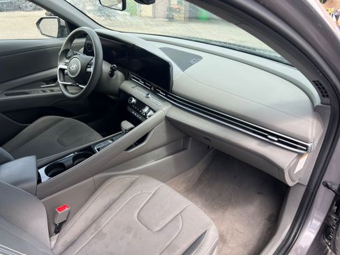 Used 2024 Hyundai Elantra Blue image 16