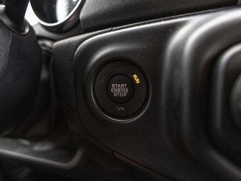 Used 2022 Jeep Wrangler Unlimited Sahara w/ Cold Weather Group image 18