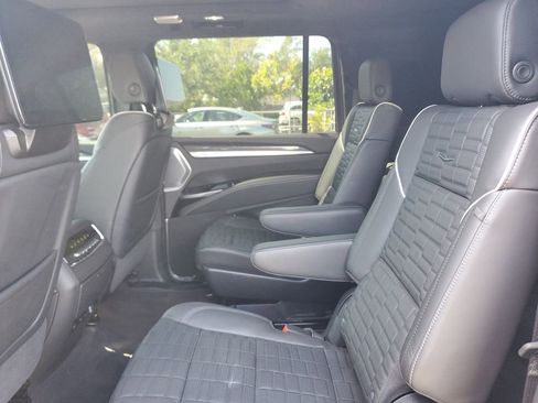 Used 2025 Cadillac Escalade ESV V w/ LPO, ONYX Package AWD/4WD image 13