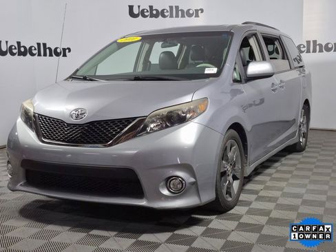 Used 2011 Toyota Sienna SE image 3