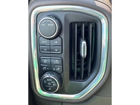 Used 2023 Chevrolet Silverado 2500 LTZ image 12