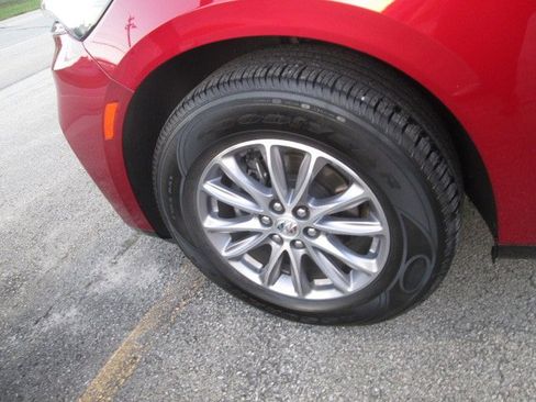 Used 2023 Buick Enclave Essence image 13