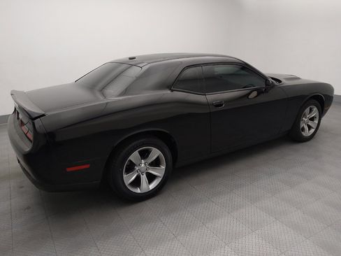 Used 2018 Dodge Challenger SXT RWD image 10