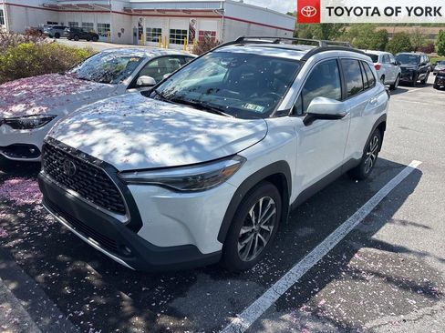 Used 2022 Toyota Corolla Cross XLE w/ Convenience Package image 1