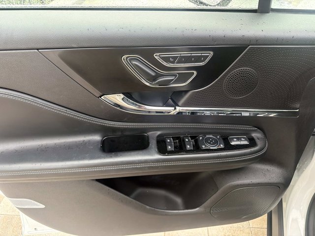 Used 2024 Lincoln Corsair FWD image 9