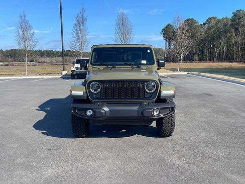 New 2025 Jeep Gladiator Willys image 2