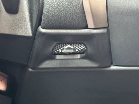 Used 2025 BMW X3 xDrive30i w/ Convenience Package image 35