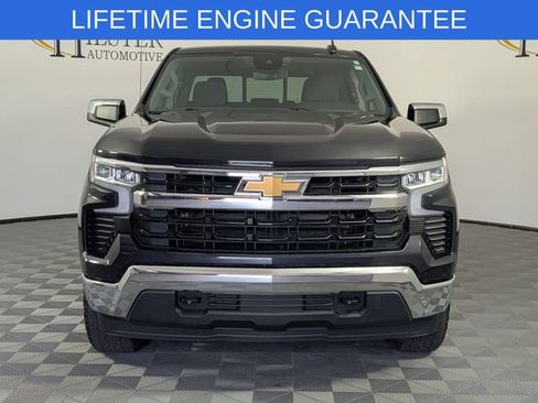 Used 2023 Chevrolet Silverado 1500 LT AWD/4WD image 3