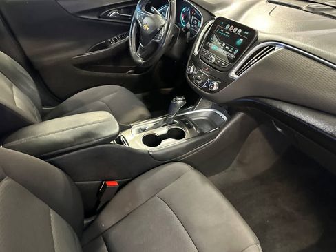 Used 2018 Chevrolet Malibu LT FWD image 17