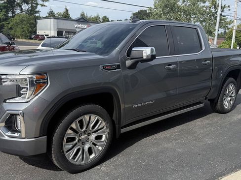 Used 2021 GMC Sierra 1500 Denali w/ Denali Premium Package AWD/4WD image 10