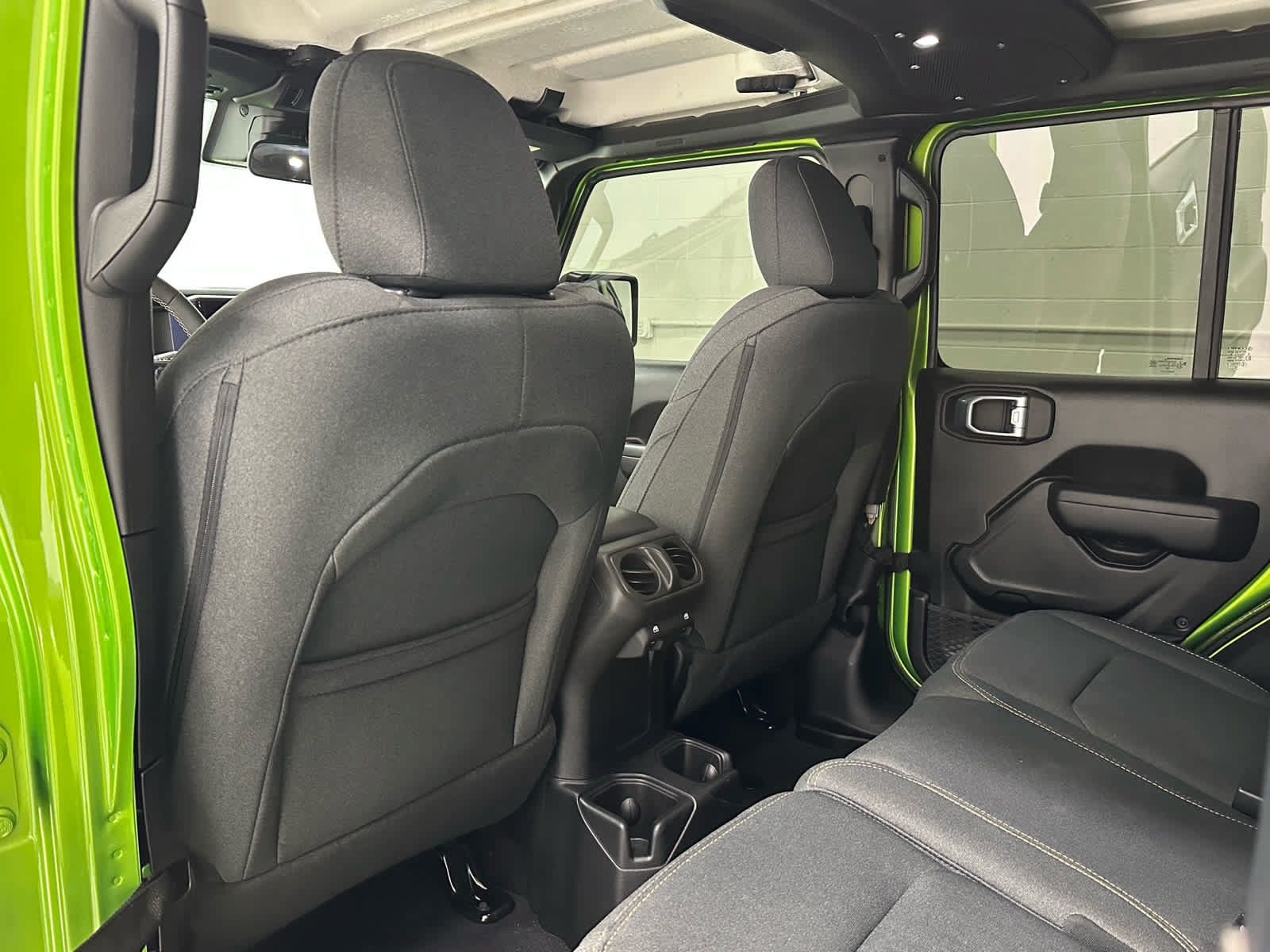 Used 2025 Jeep Wrangler Unlimited Sport AWD/4WD image 13