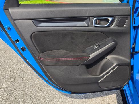 Used 2025 Honda Civic Type R image 15