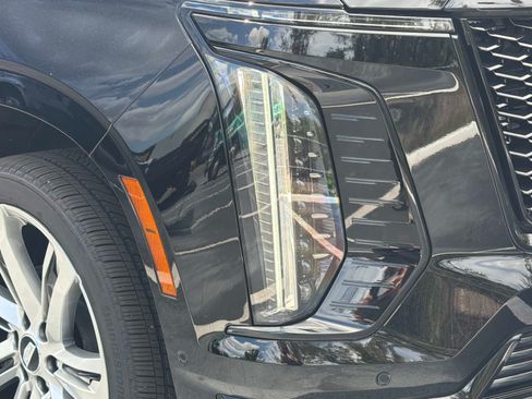 Used 2025 Cadillac Escalade Sport Platinum AWD/4WD image 9