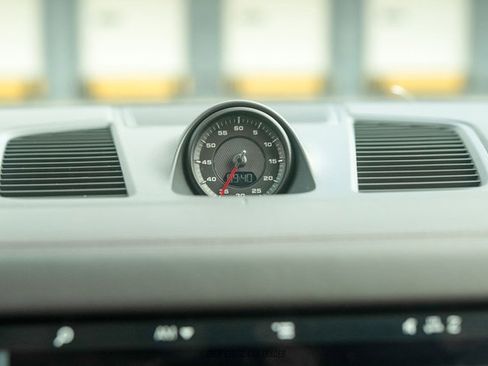 Used 2019 Porsche Cayenne Turbo image 48