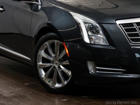 Used 2013 Cadillac XTS Luxury FWD image 3