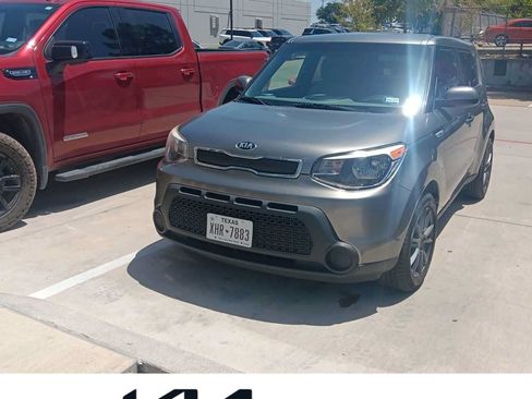 Used 2016 Kia Soul FWD image 1