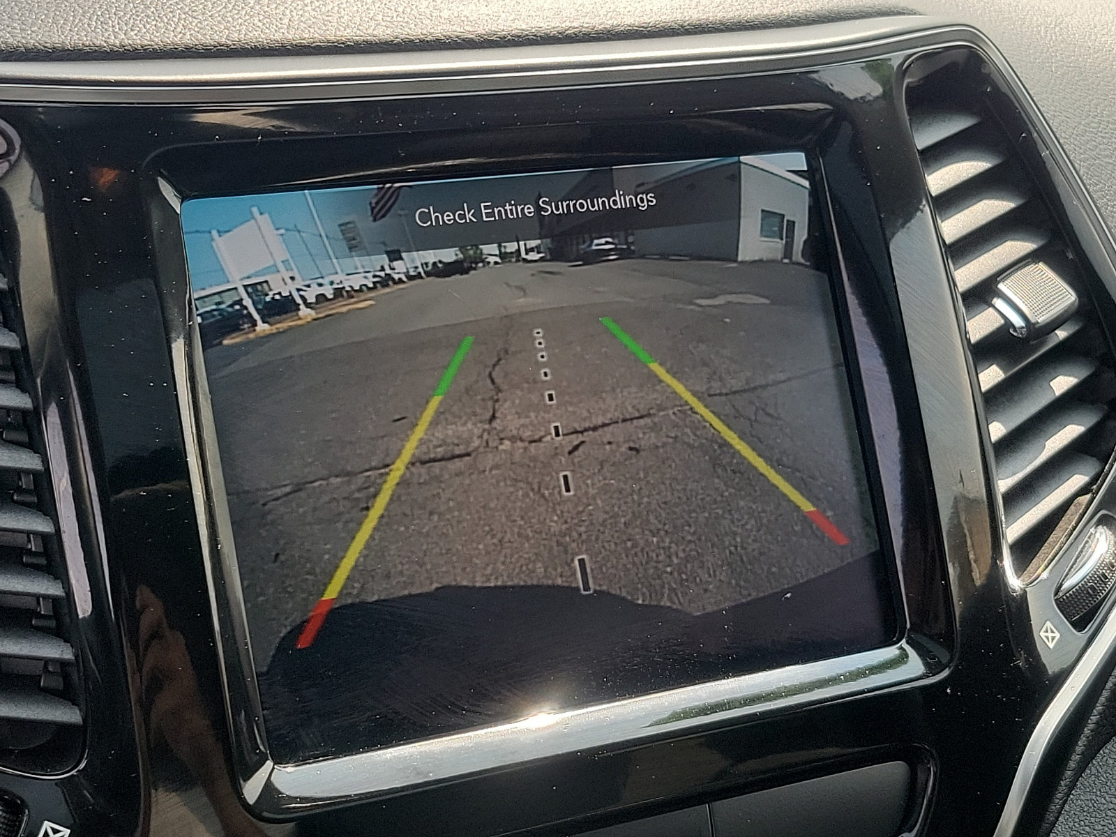Used 2020 Jeep Cherokee Limited AWD/4WD image 19