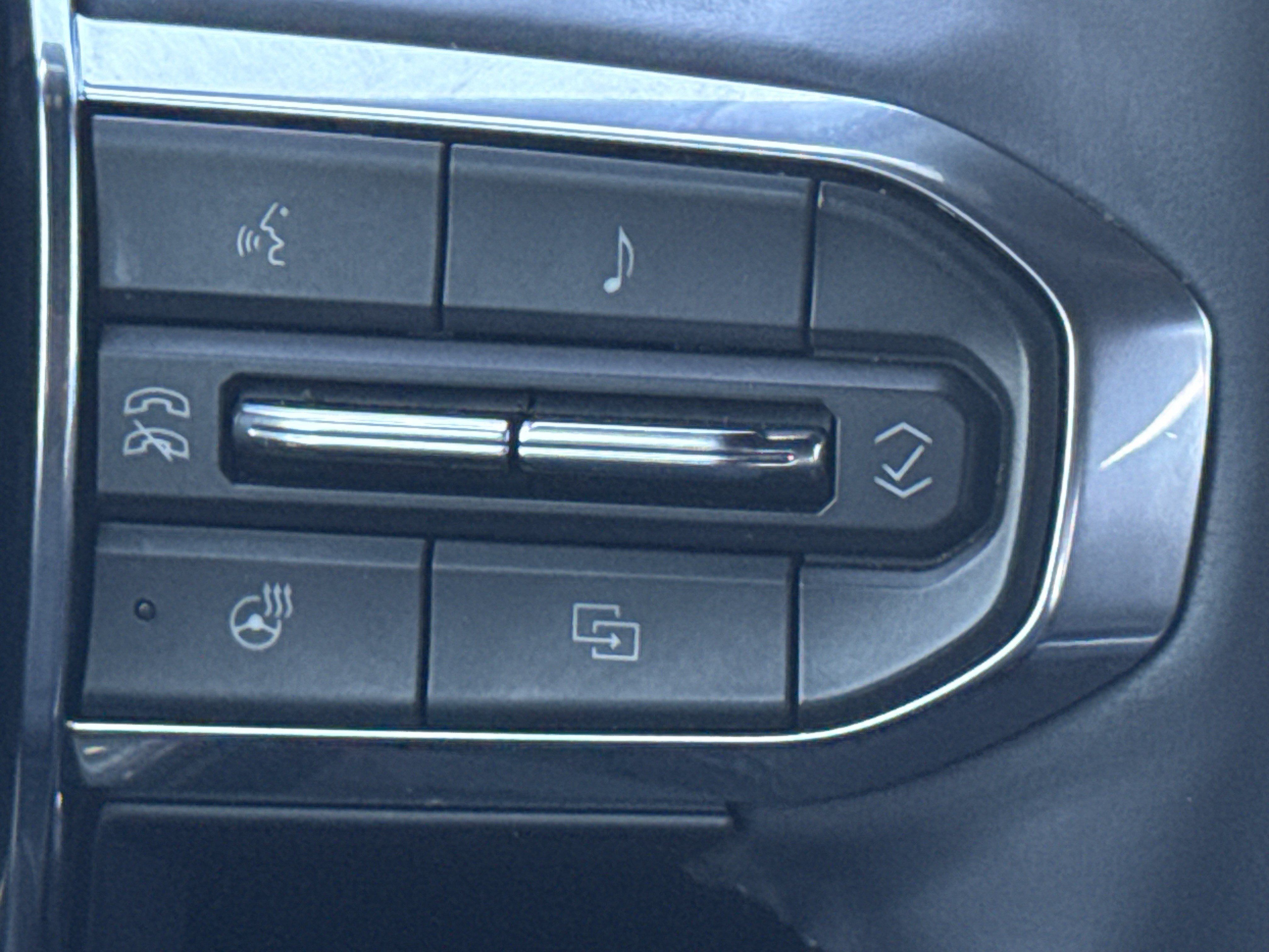 Used 2025 GMC Terrain Elevation w/ Elevation Premium Package AWD/4WD image 20