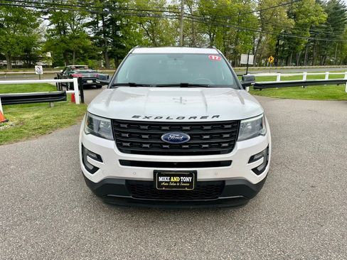 Used 2017 Ford Explorer Sport w/ Equipment Group 401A AWD/4WD image 2