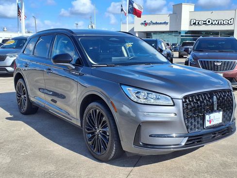 Used 2023 Lincoln Corsair Reserve w/ Jet Appearance Package FWD image 3