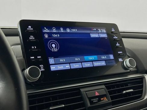 Used 2020 Honda Accord Touring image 15