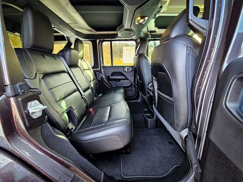 Certified 2021 Jeep Wrangler Unlimited Sahara image 32