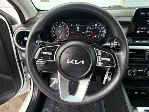 Used 2023 Kia Forte LXS w/ LXS Technology Package FWD image 28