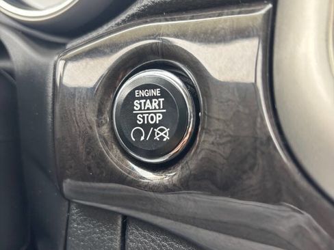 Used 2012 Jeep Grand Cherokee Laredo image 22