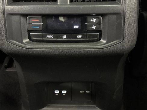 Used 2022 Volkswagen Atlas SE w/ Panoramic Sunroof Package image 32