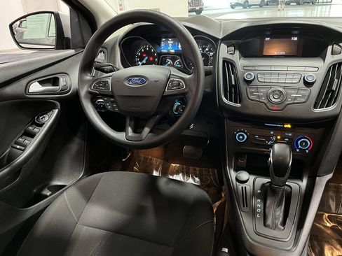 Used 2018 Ford Focus SE image 17
