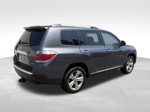 Used 2013 Toyota Highlander Limited AWD/4WD image 28