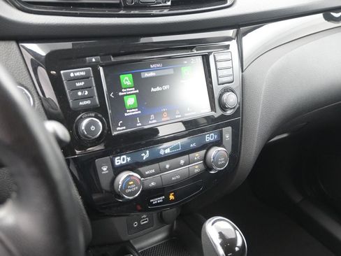 Used 2022 Nissan Rogue Sport SL w/ Premium Package image 17