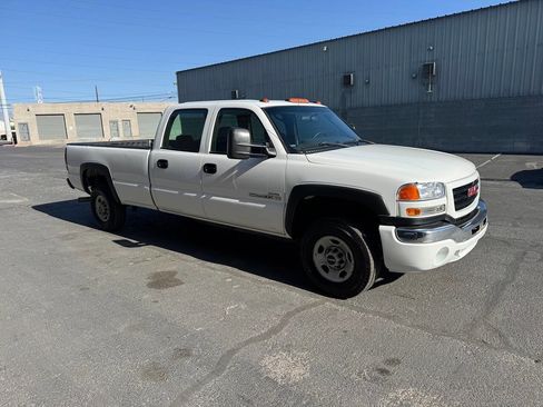 Used 2006 GMC Sierra 2500 W/T w/ Heavy-Duty Power Package RWD image 10