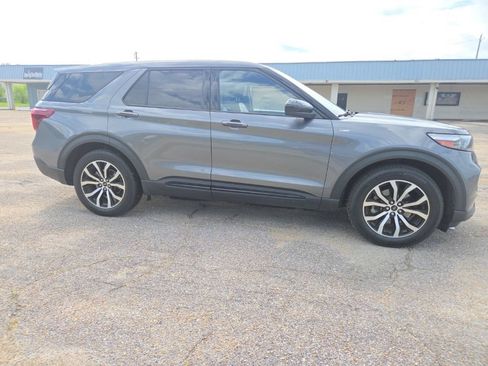 Used 2022 Ford Explorer ST-Line RWD image 11