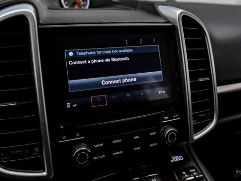 Used 2017 Porsche Cayenne S image 63