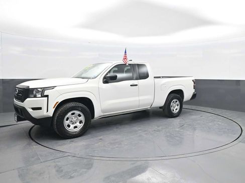 Used 2022 Nissan Frontier S image 4