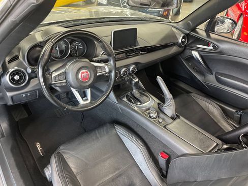 Used 2017 FIAT 124 Spider Lusso RWD image 38