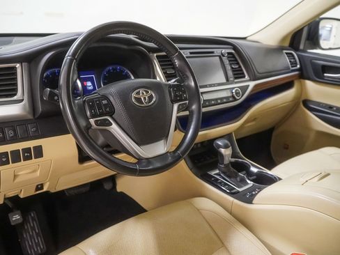 Used 2019 Toyota Highlander Limited image 23